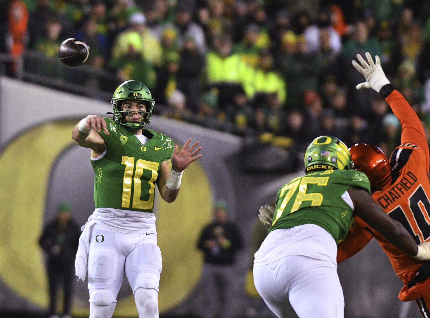 Oregon Upsets Ohio State, Keeping Pac-12 in Playoff Mix - The New