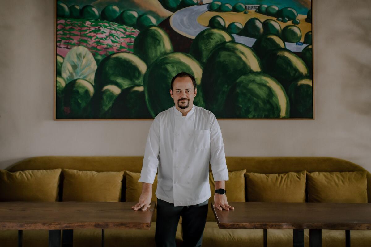 El chef ejecutivo del restaurante Valle, Roberto Alcocer