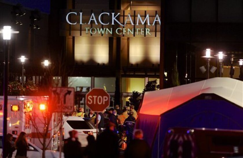 Gunman Opens Fire At Oregon Mall Gunman 2 Dead The San Diego