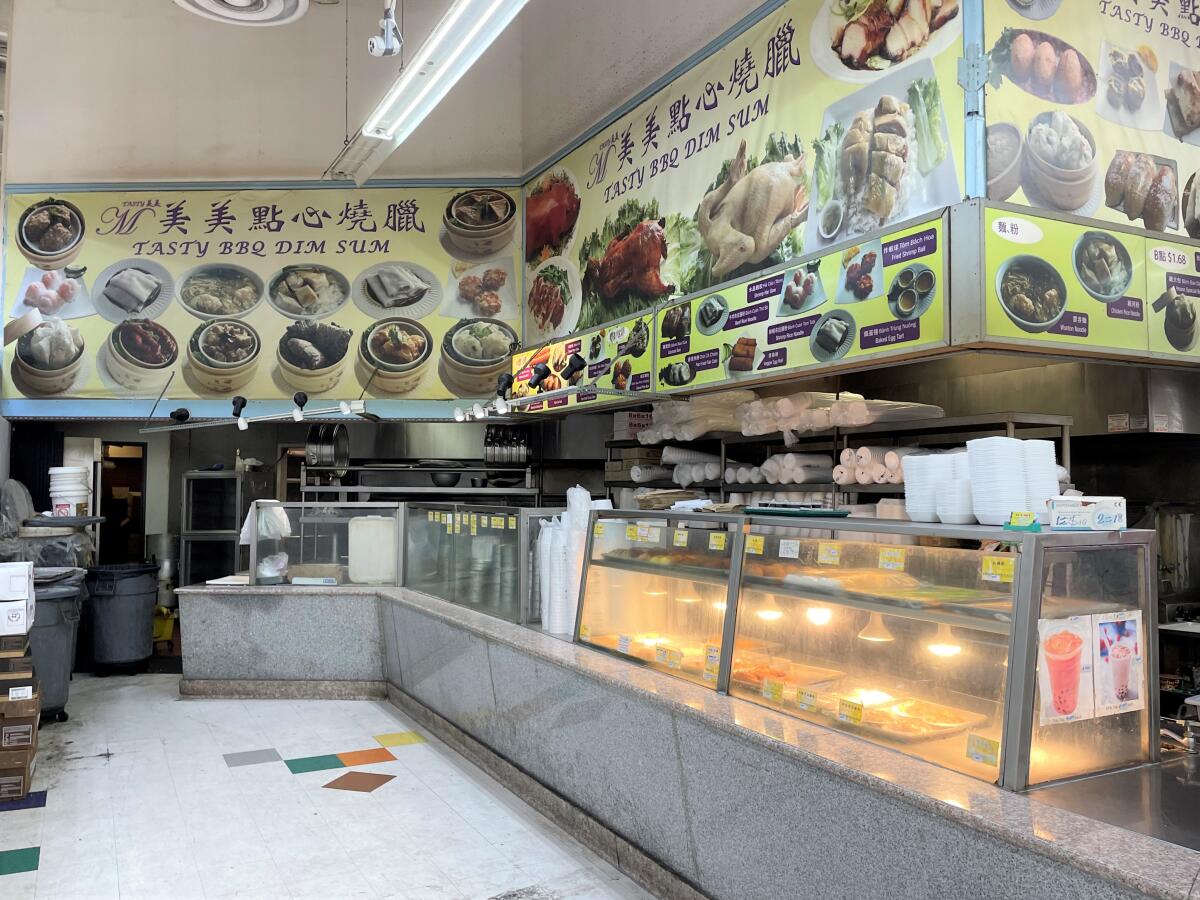 Tasty BBQ & Dim Sum is located inside Sieu Thi Thuan Phat Supermarket.