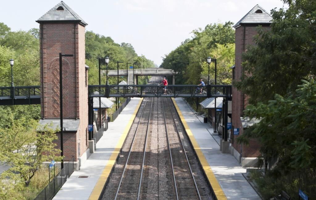 Three Metra train stations serve Winnetka. Pace runs two buss routes through the village.