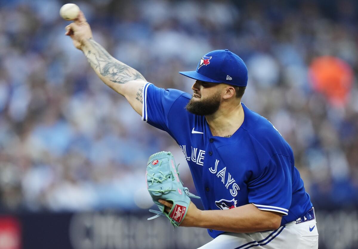 Blue Jays send struggling RHP Alek Manoah to rookie-level Florida