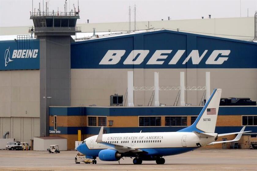 La firma aeronáutica Boeing anunció hoy que ganó 4.673 millones de dólares en el primer semestre del año, un 40,4 % más que en el mismo periodo del año anterior. EFE/ARCHIVO