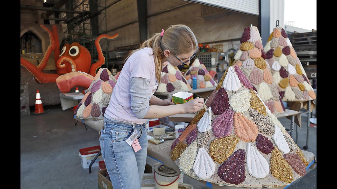 Photo Gallery: Burbank float looking "Sand-Sational" as volunteers put "petal" to the metal