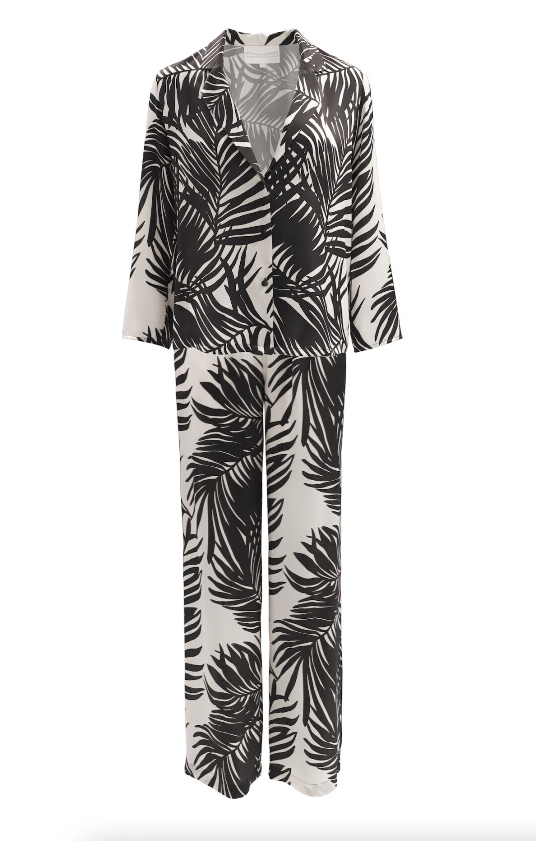 Set of loungewear with a pattern of black palm leaves