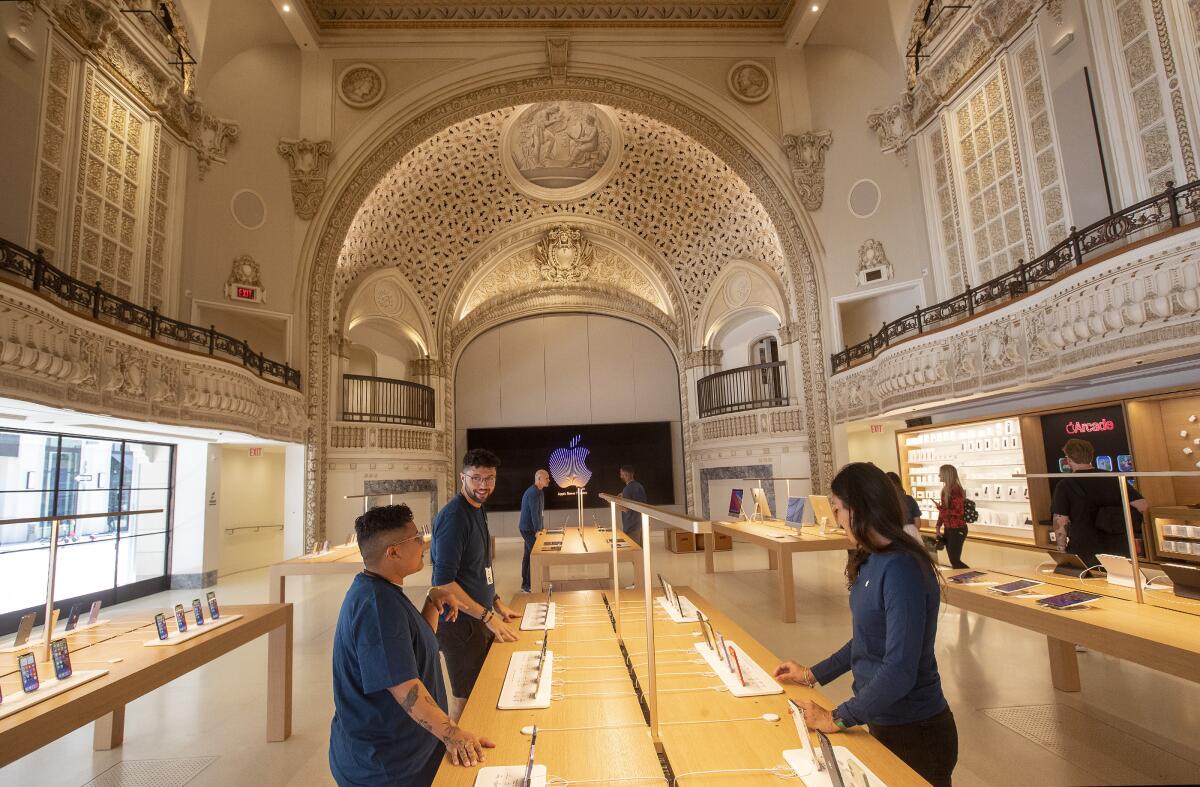 Take a look inside Apple's fancy new downtown L.A. store - Los