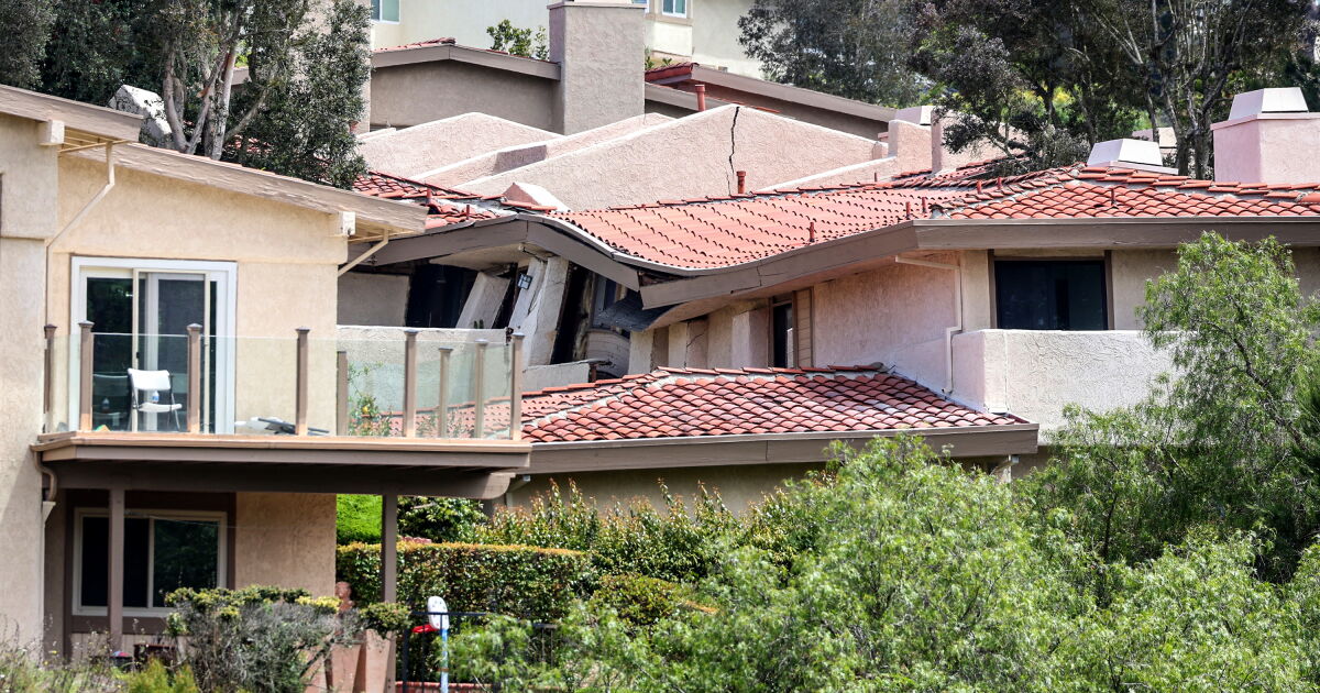 Homes collapsing in Rolling Hills Estates ground shift Homes collapsing in Rolling Hills Estates ground shift