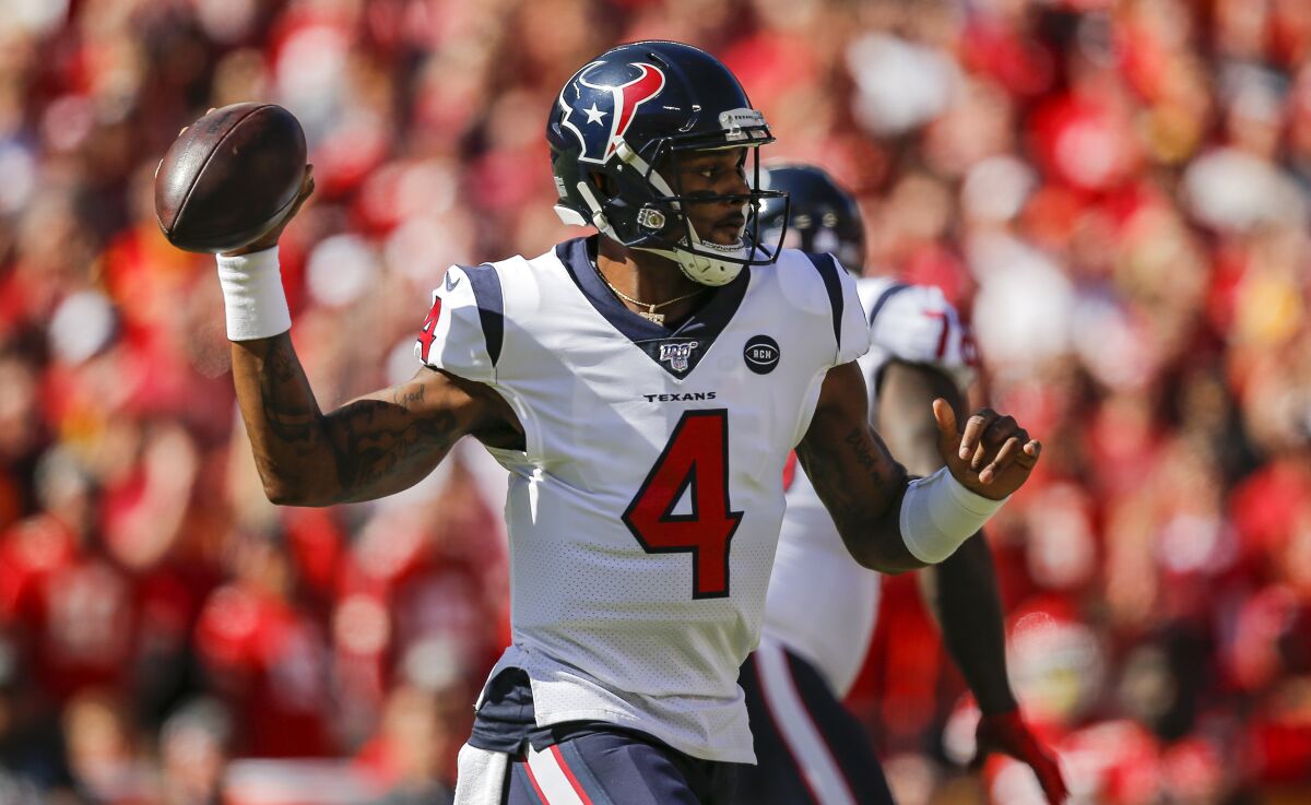 Houston Texans quarterback Deshaun Watson throws a pass during the first quarter against the Kansas City Chiefs on Sunday.