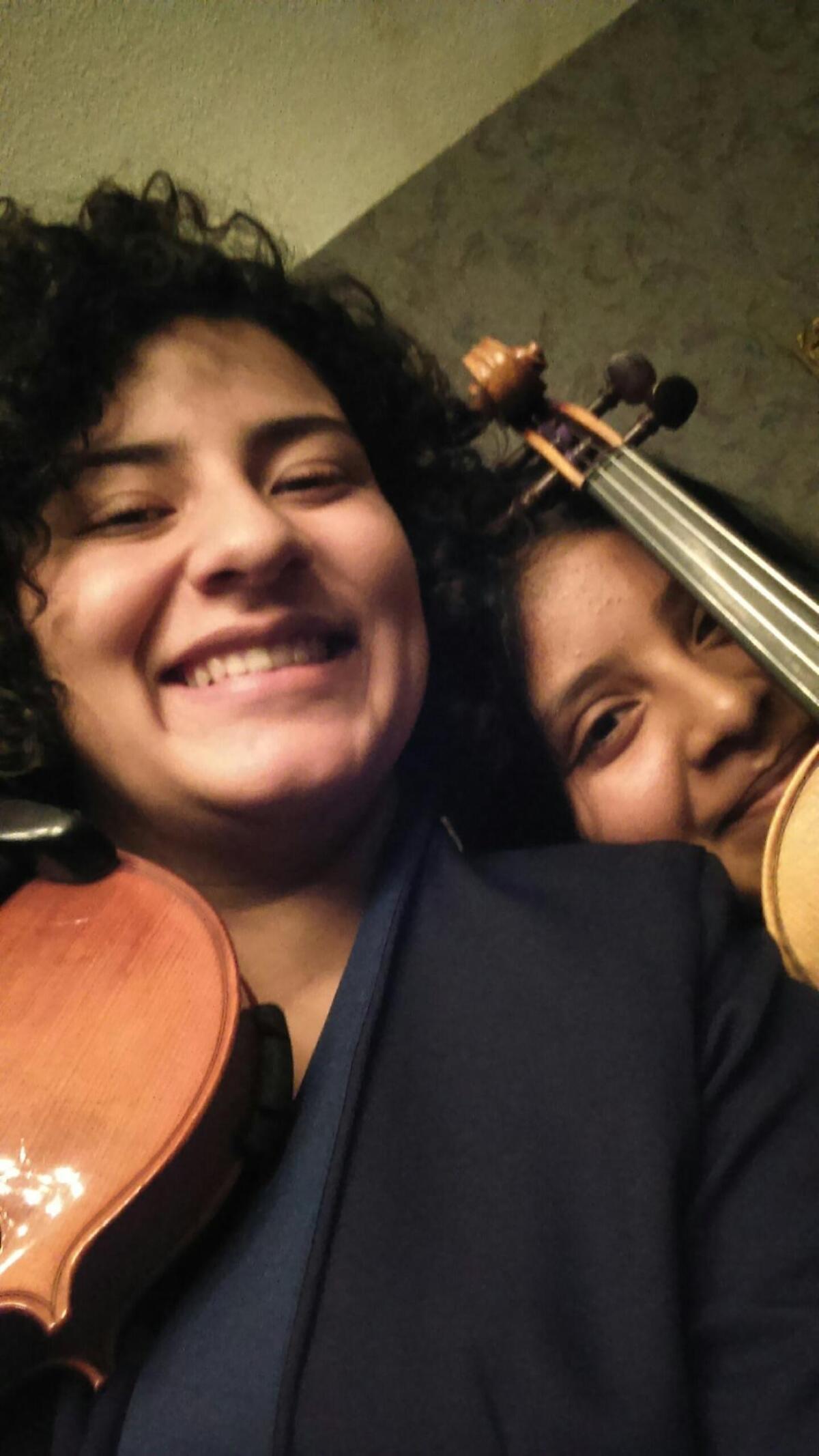 A quick first violin selfie with Sajhal Bautista before we go on.