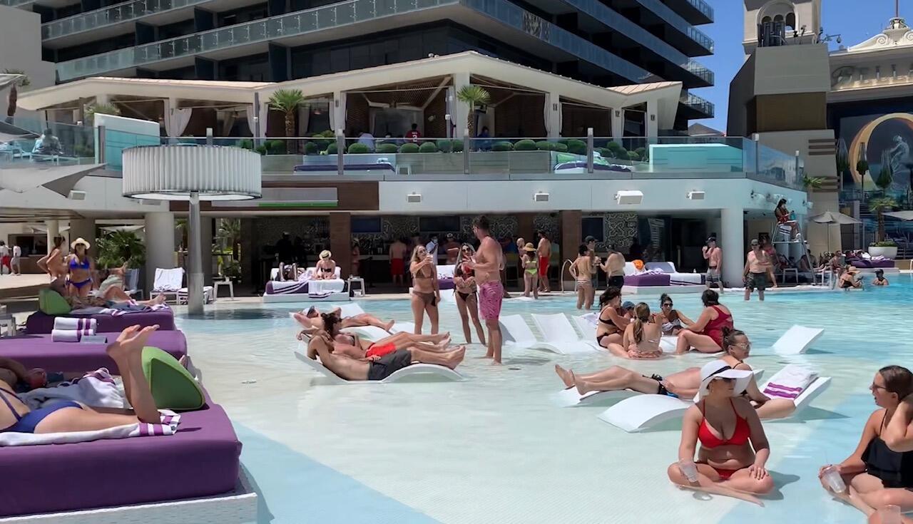 HIP HOP POOL PARTY AT COSMO (LADIES FREE DRINKS) Tickets, Multiple Dates