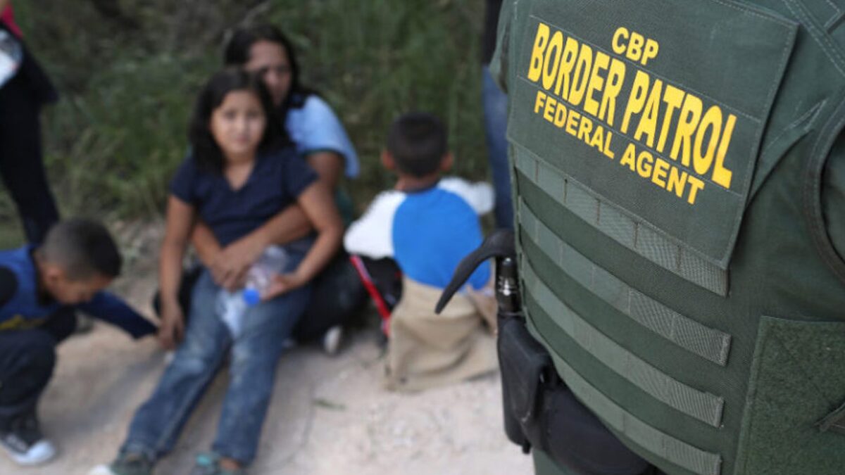 Hasta la vida doy para que saquen a esos niños': Activistas exijen a ICE no  aplazar liberación de menores - Los Angeles Times