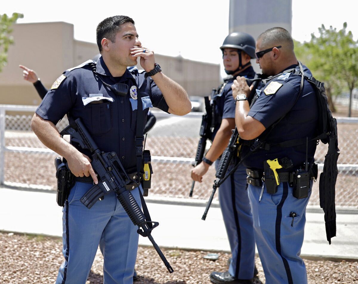 Police respond to scene of mass shooting in El Paso