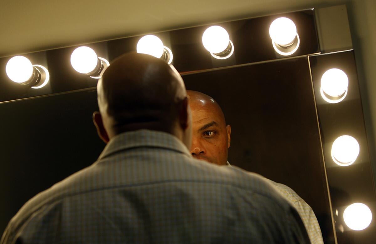 Charles Barkley disapproves of Magic Johnson's tweet following Mike D'Antoni's resignation.