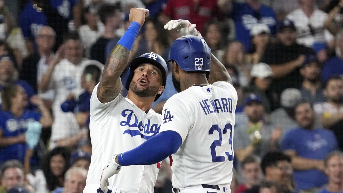 Dodgers lean on back-to-back HRs to rally past D-backs