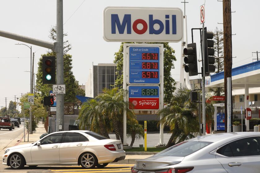 Los Angeles, CA - May 18: Mobil Gas on Wednesday, May 18, 2022 in Los Angeles, CA. The Mobil gasoline station located on Sepulveda Blvd at 77th street in the Westchester neighborhood on Wednesday May 18, 2022. The average price of a gallon of self-serve regular gasoline in Los Angeles County rose to a record today, increasing to $6.089. The average price has risen for 21 consecutive days.(Al Seib / For The Times)