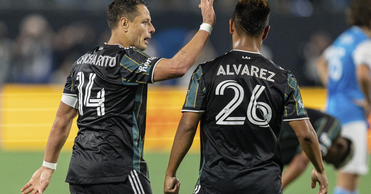 Galaxy, LAFC in top half of MLS payrolls; 'Chicharito' second