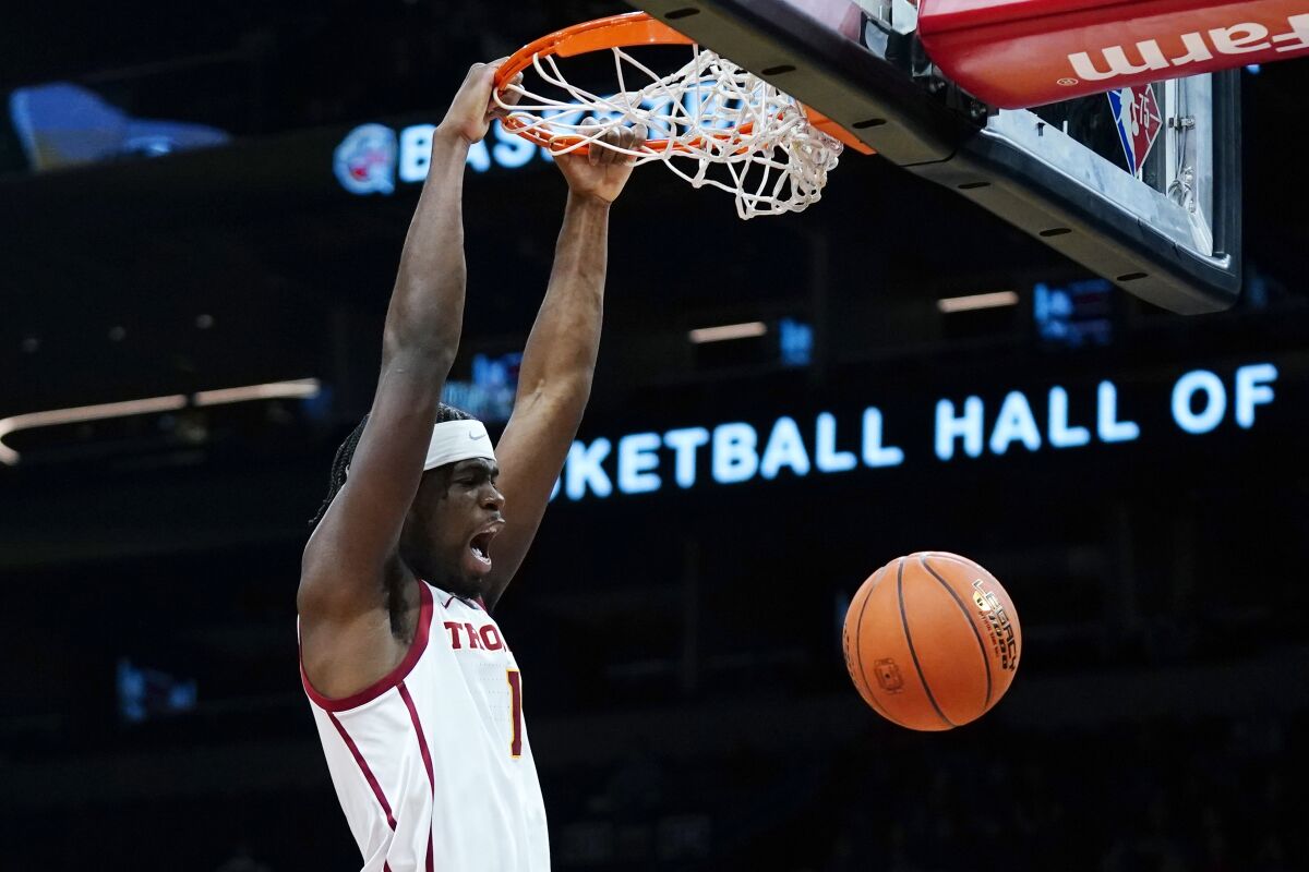 USC's Chevez Goodwin dunks against Georgia Tech at the Jerry Colangelo Classic in Phoenix.