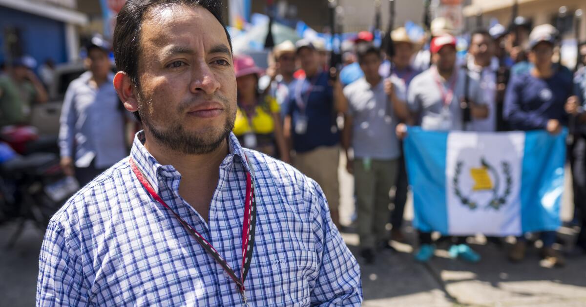 Líder de la protesta en Guatemala dice que los manifestantes defienden la democracia