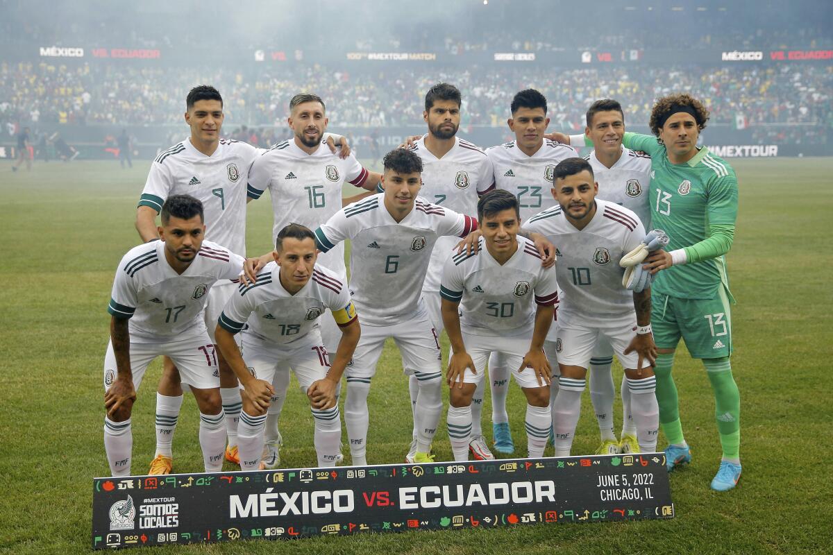 El once titular de México previo a un partido amistoso contra Ecuador.