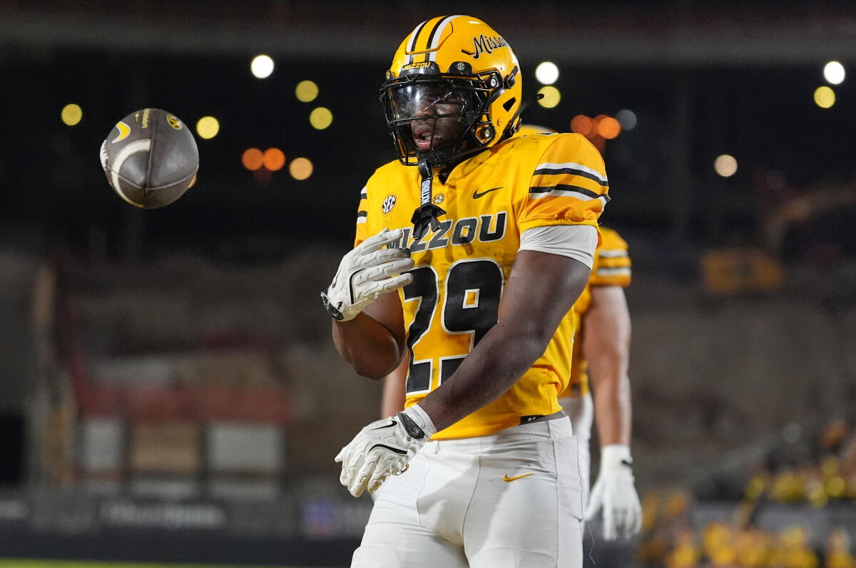 Missouri running back Ahmad Hardy stable after getting shot - Los Angeles Times