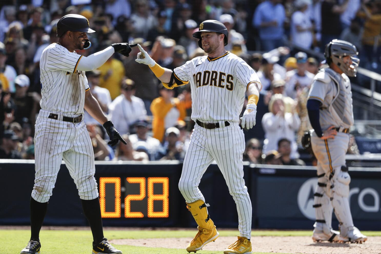 Cronenworth's 2 HRs, 6 RBIs lead Padres past Brewers 10-3 - The