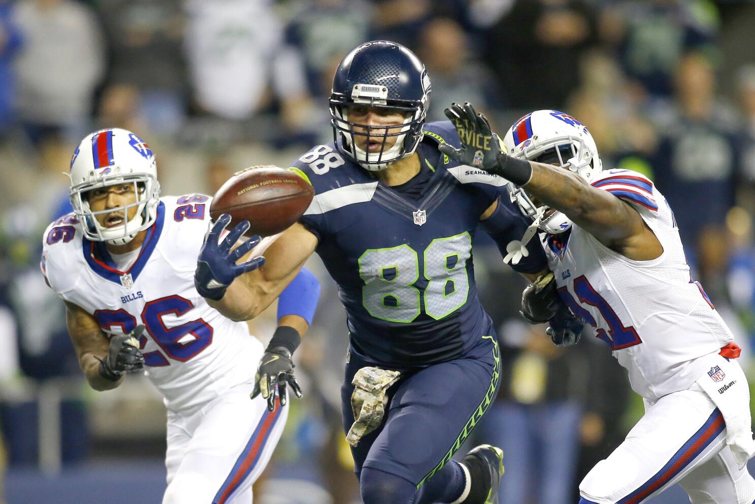 Pair of Jimmy Graham one-handed TD catches helps Seahawks to win