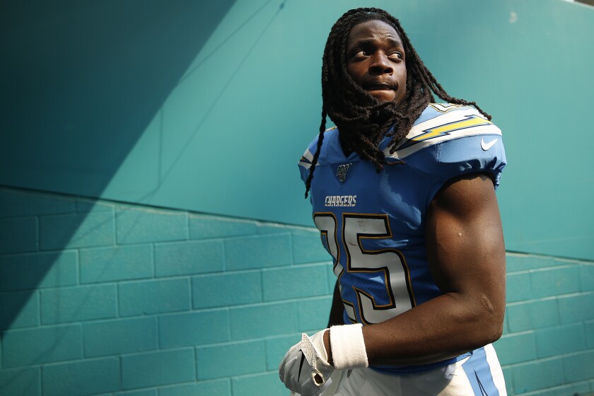 Chargers running back Melvin Gordon says it "kinda sucks" knowing some former players didn't support him in his efforts to get a new contract.
