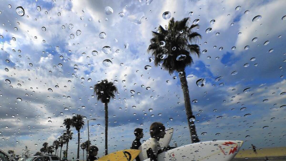 El 18 de julio, mientras los surfistas se dirigen a la playa, la lluvia se acumula en los parabrisas y las nubes de tormenta se avecinan. Los surfistas terminan dando la vuelta y regresando a casa ya que los socorristas del Departamento de bomberos del condado de Los Ángeles les avisaron que todas las playas estatales habían cerrado.