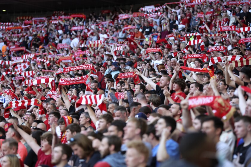 Hinchas de Liverpool durante la final de la Copa FA contra Chelsea en el estadio Wembley