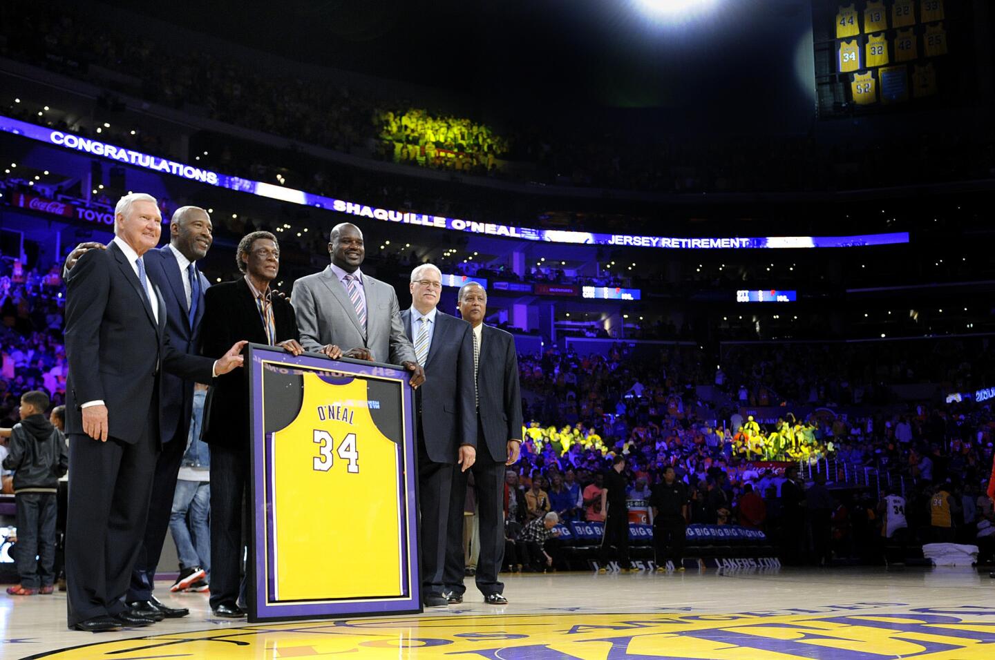 Shaquille O'Neal's No. 34 jersey retired - Los Angeles Times