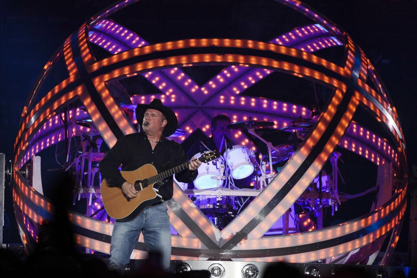 Garth Brooks to Play First San Diego Concert in Nearly Seven Years