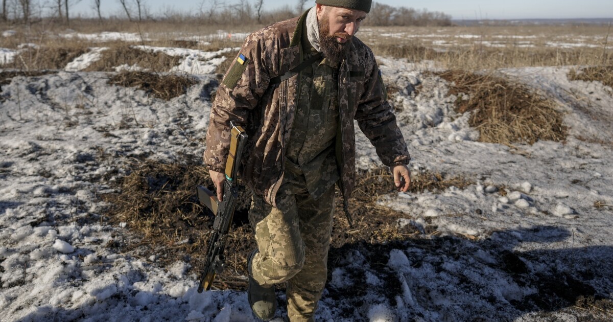 Signs indicate Russia may be seeking to dial back tensions in Ukraine crisis Signs indicate Russia may be seeking to dial back tensions in Ukraine crisis