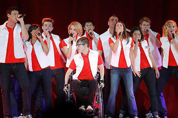 Cast members of 'Glee' perform