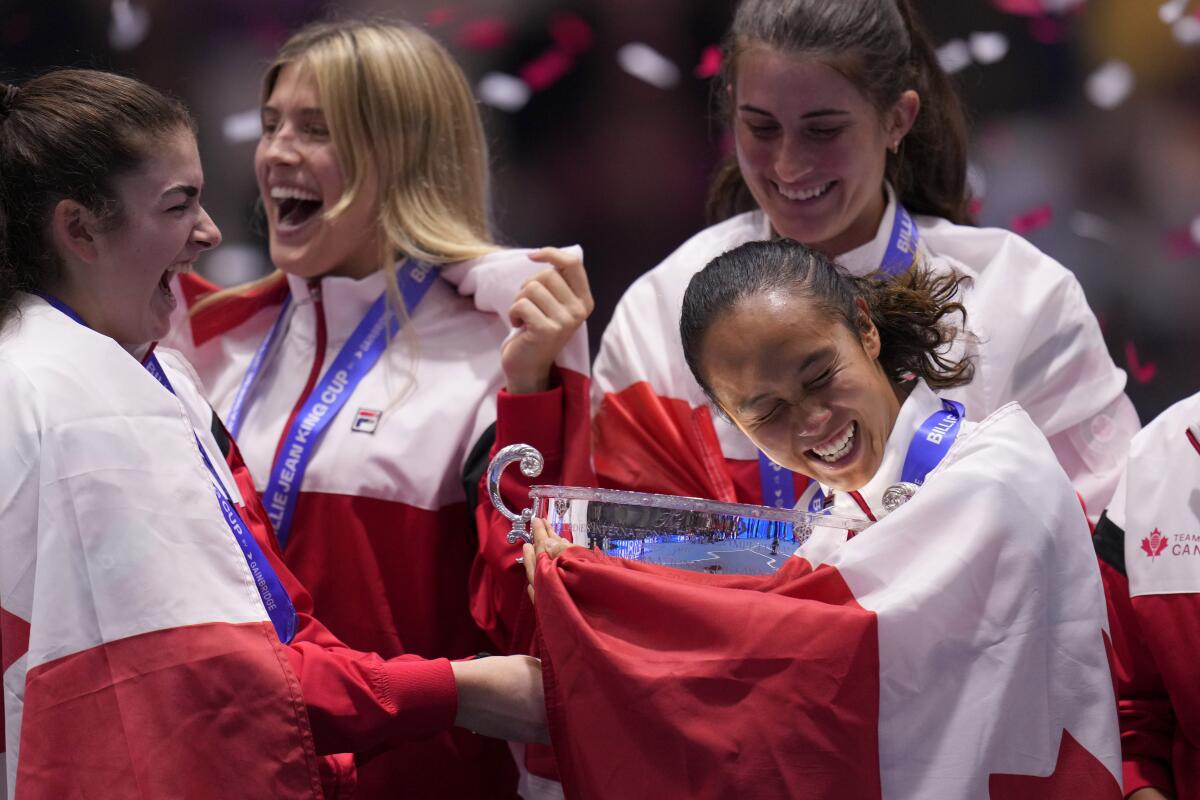 Leylah Fernandez named 2021 Billie Jean King Cup Play-Offs Heart Award  Winner - Tennis Canada