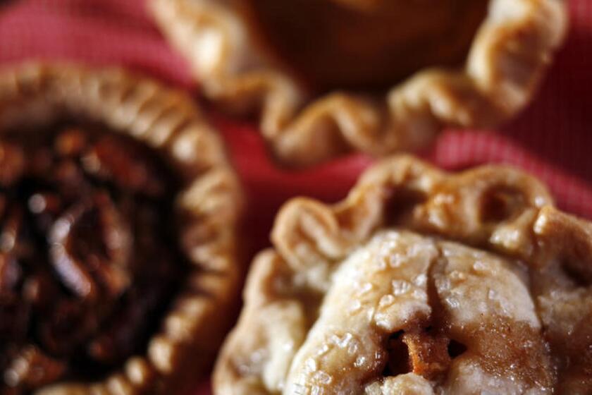 Recipe: Mini double-crust apple pies