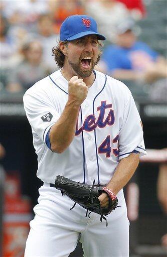 Mets trade Cy Young winner Dickey to Blue Jays - The San Diego Union-Tribune