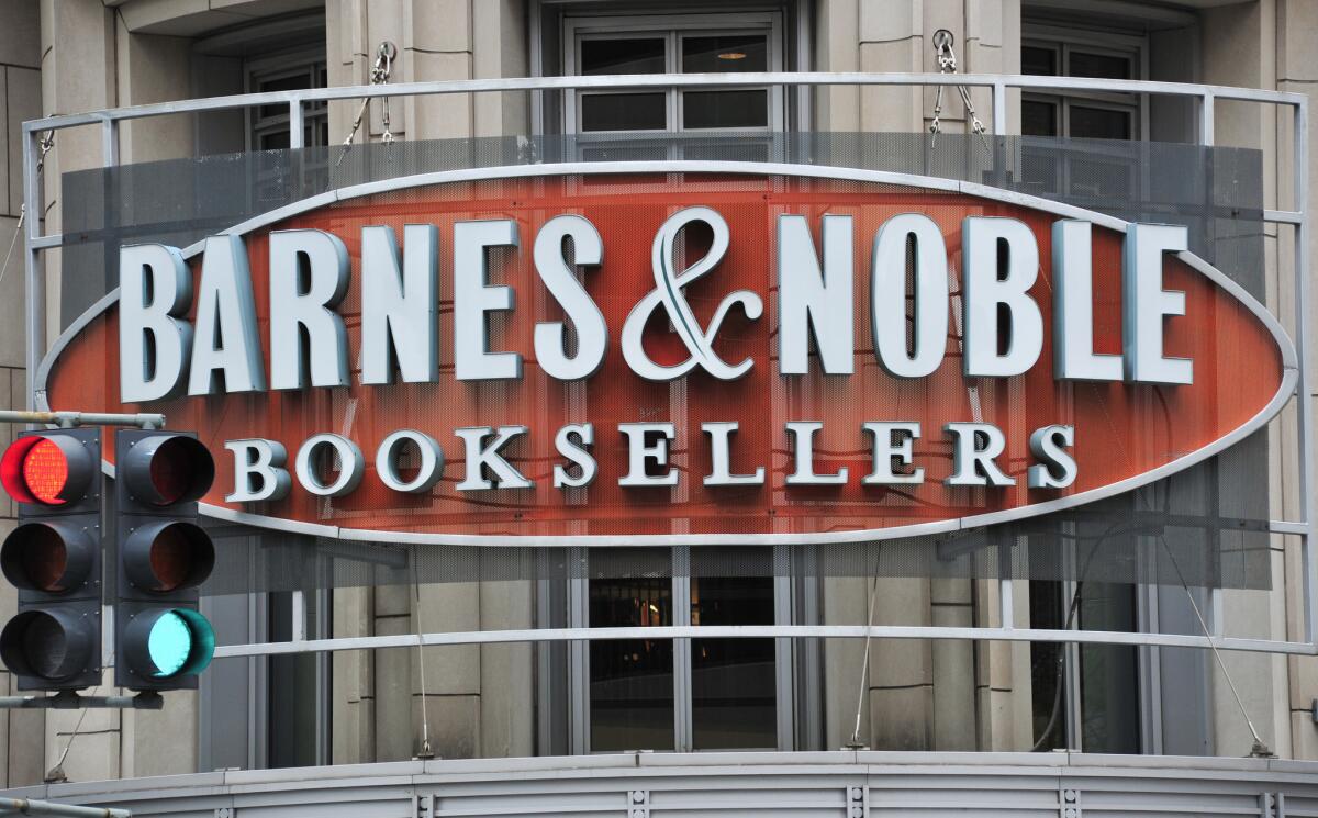Brick-and-mortar Barnes & Noble stores saw an increase in shopper traffic in the first quarter of 2013.