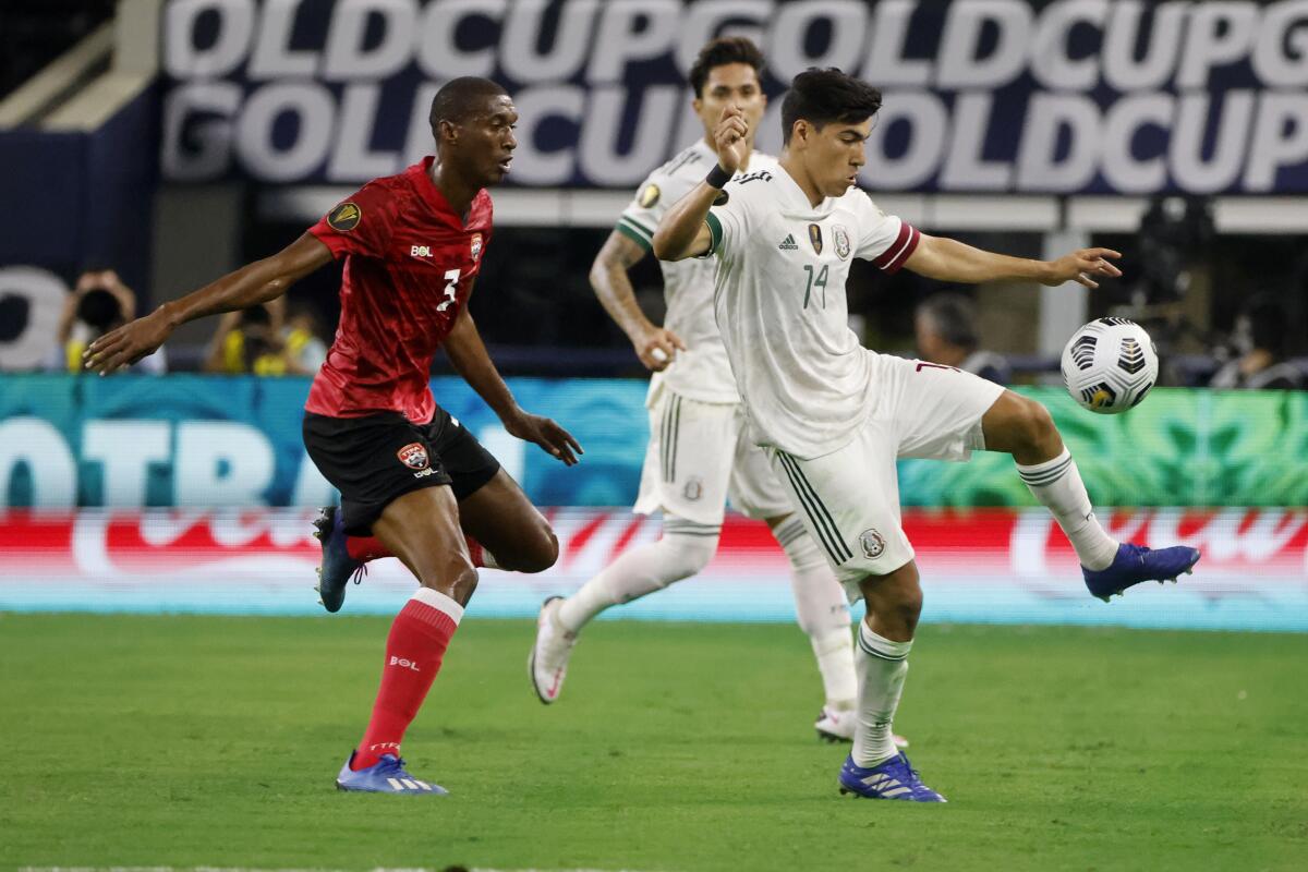 Mexico midfielder Erick Gutierrez (14)  