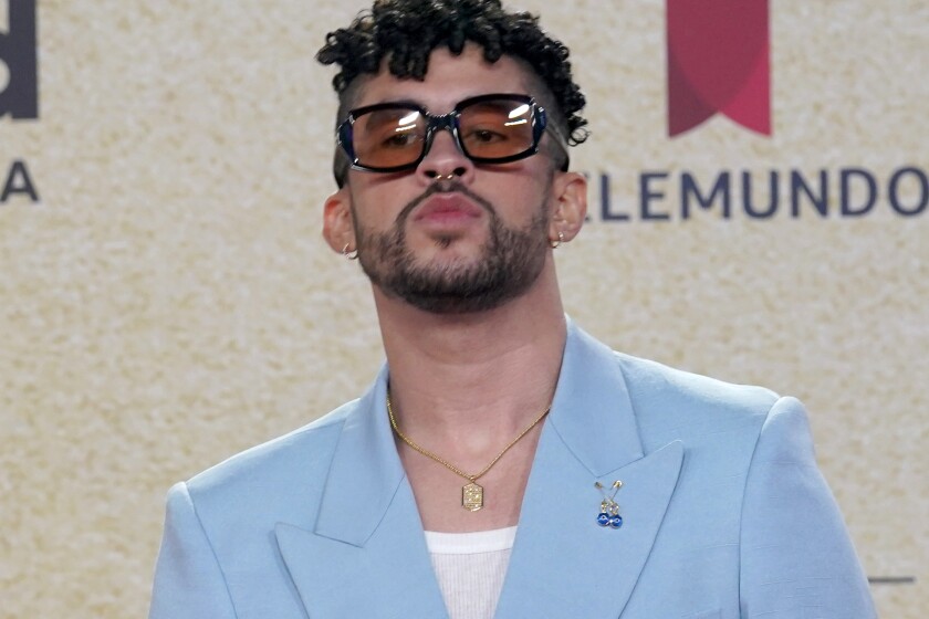 Bad Bunny llega a la ceremonia de los Premios Billboard de la Música Latina el jueves 23 de septiembre de 2021 en el Watsco Center en Coral Gables, Florida. (AP Foto/Marta Lavandier)