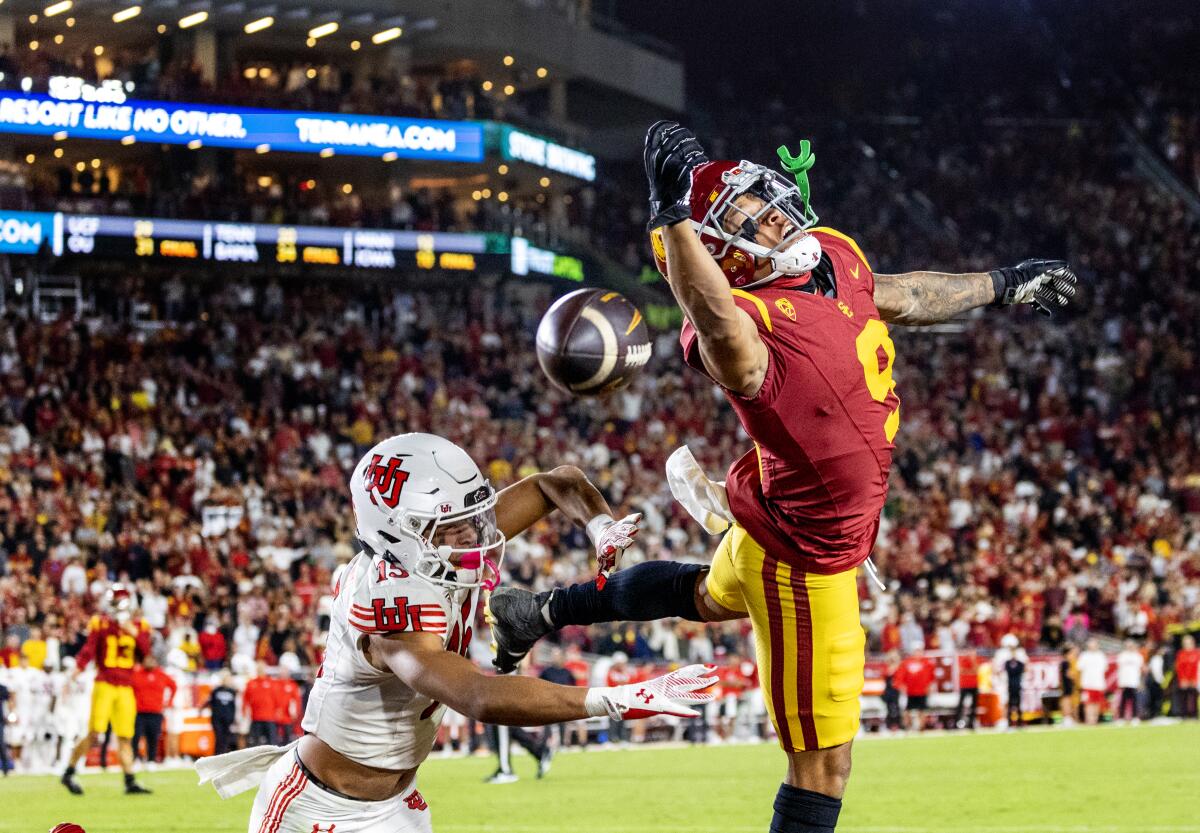 USC wide receiver Michael Jackson III can't haul in a pass on a two-point conversion attempt against Utah.