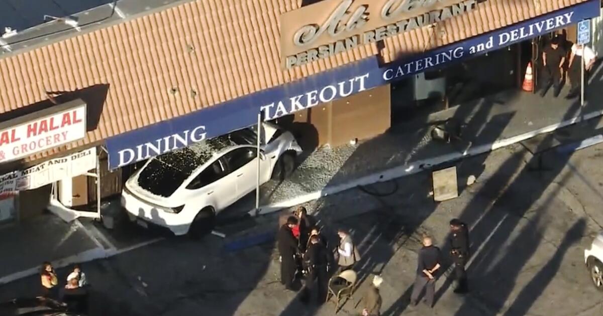Tesla smashes into Granada Hills restaurant at lunchtime Tesla smashes into Granada Hills restaurant at lunchtime