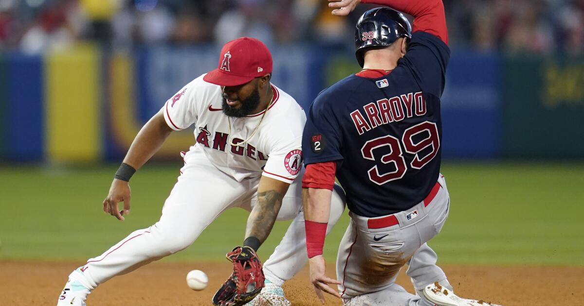 Red Sox beat Angels 2-1