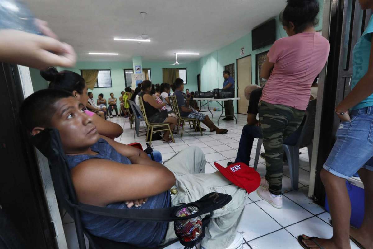 Migrantes alojados en el albergue 'AMAR' en Nuevo Laredo, México