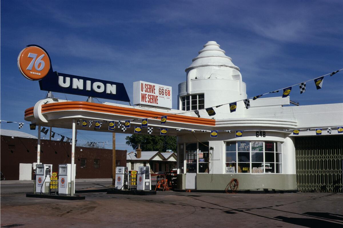 Union 76 Gas Station, Tucson, Ariz., 1979 (John Margolies/Library of Congress)