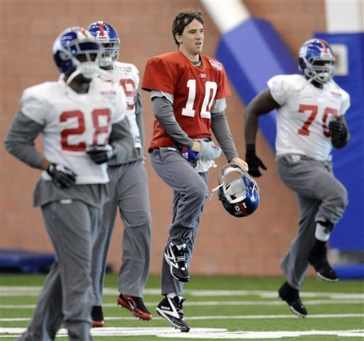 Niners coming after Giants quarterback Eli Manning