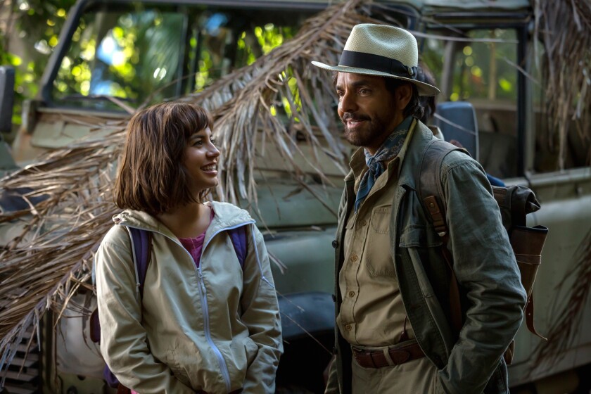 Isabela Moner y Eugenio Derbez en una escena de "Dora and the Lost City of Gold."