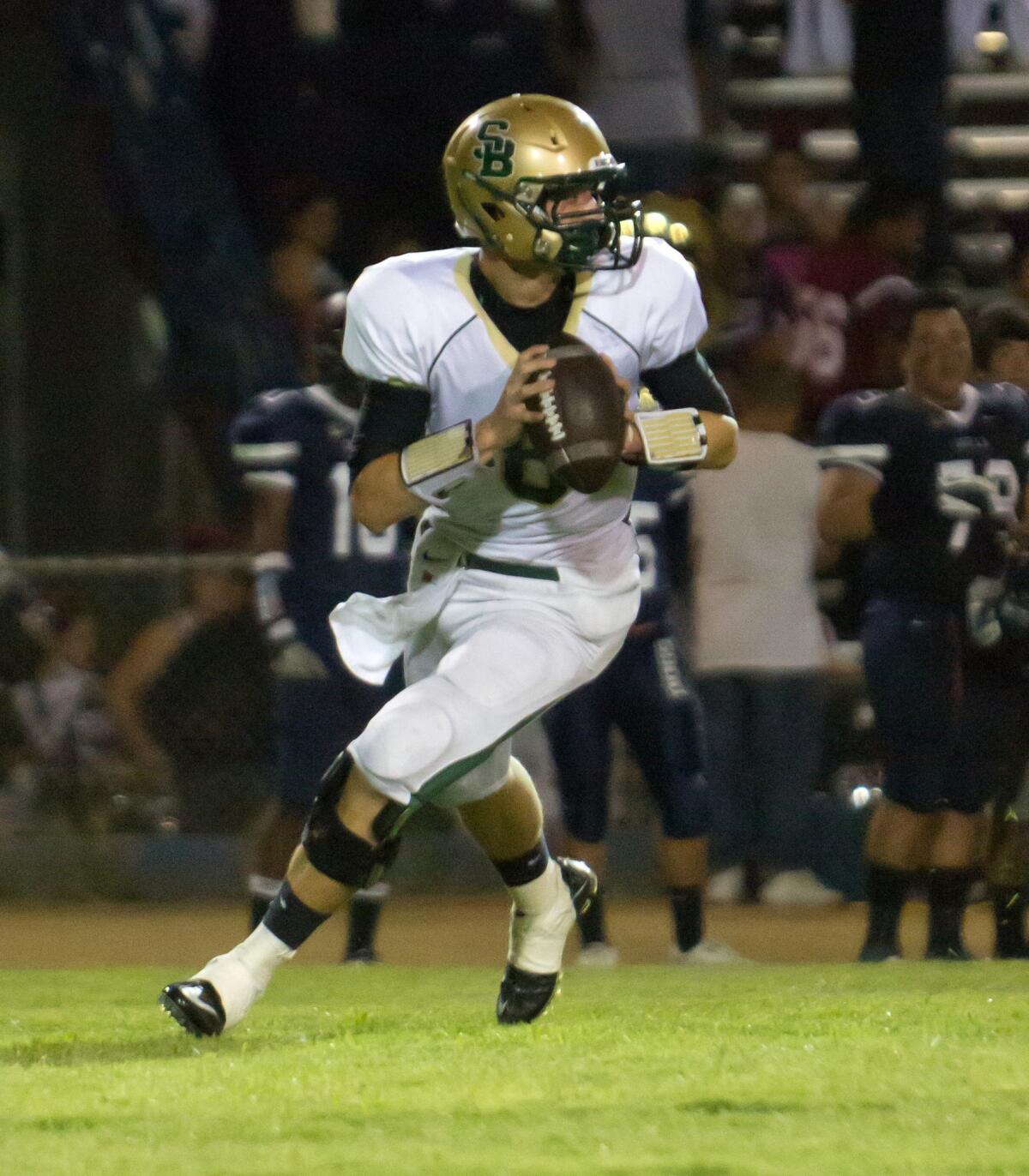 St. Bonaventure quarterback Ricky Town has signed a financial aid agreement with USC.
