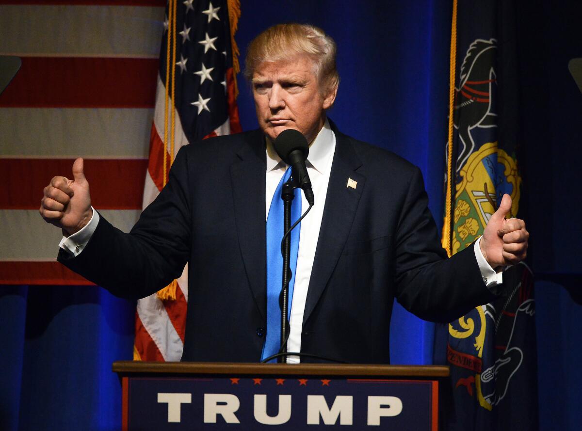 El candidato republicano Donald Trump preside un acto en Scranton, Pennsylvania, 7 de noviembre de 2016. (Butch Comegys/The Times & Tribune via AP)
