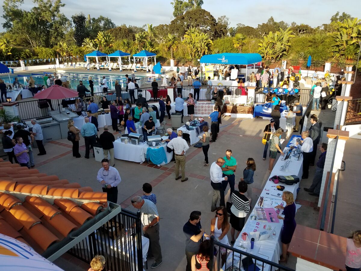 Attendees enjoying the 2018 Solana Beach Chamber of Commerce Business Expo.