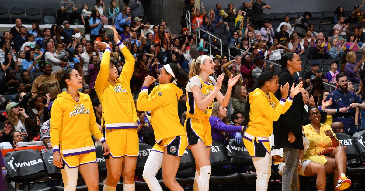 Sparks surge in fourth quarter to defeat Dallas and end losing streak